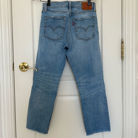 Levi’s Straight Leg Raw Hem Light/Mid-Wash Jeans - Picture 2 of 4